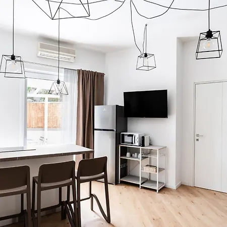 Yellow דירה בארי